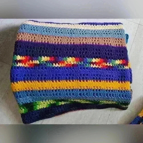 Handmade Vintage Afghan Blankets - Picture 3 of 4